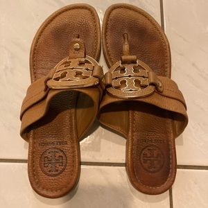 Tory Burch Beige Flats.